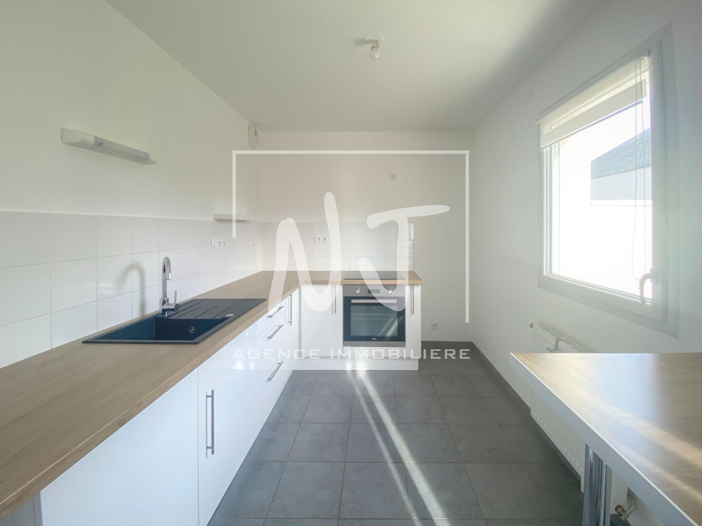 Photo Maison Trelaze avec jardin et garage image 3/6