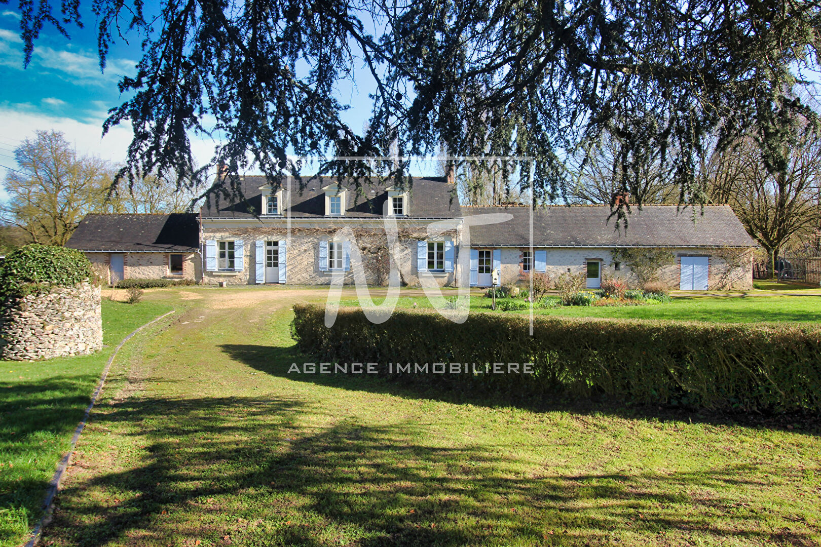 Longère 200 m² avec dépendance