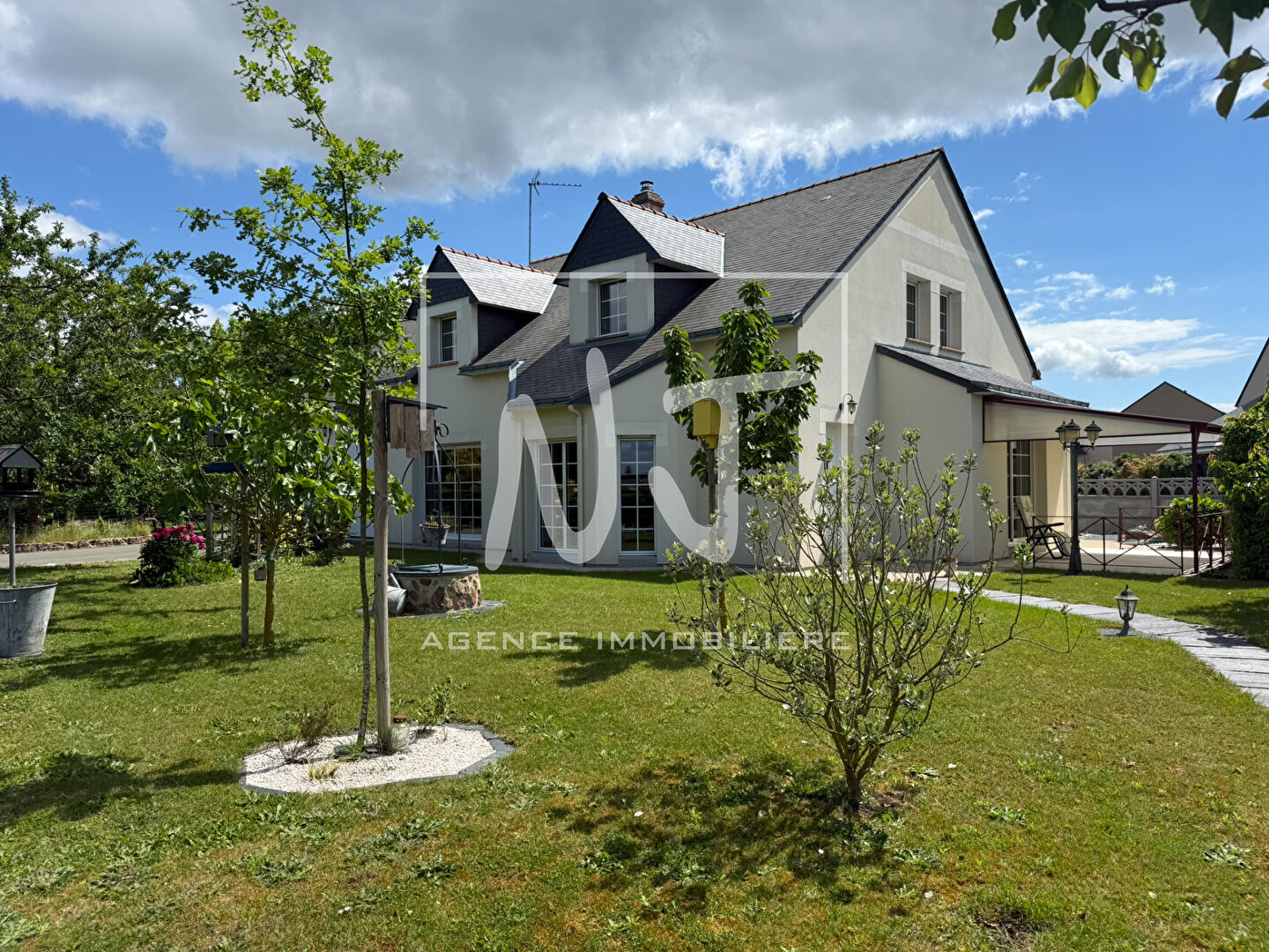 Maison familiale au coeur d&rsquo;Andard