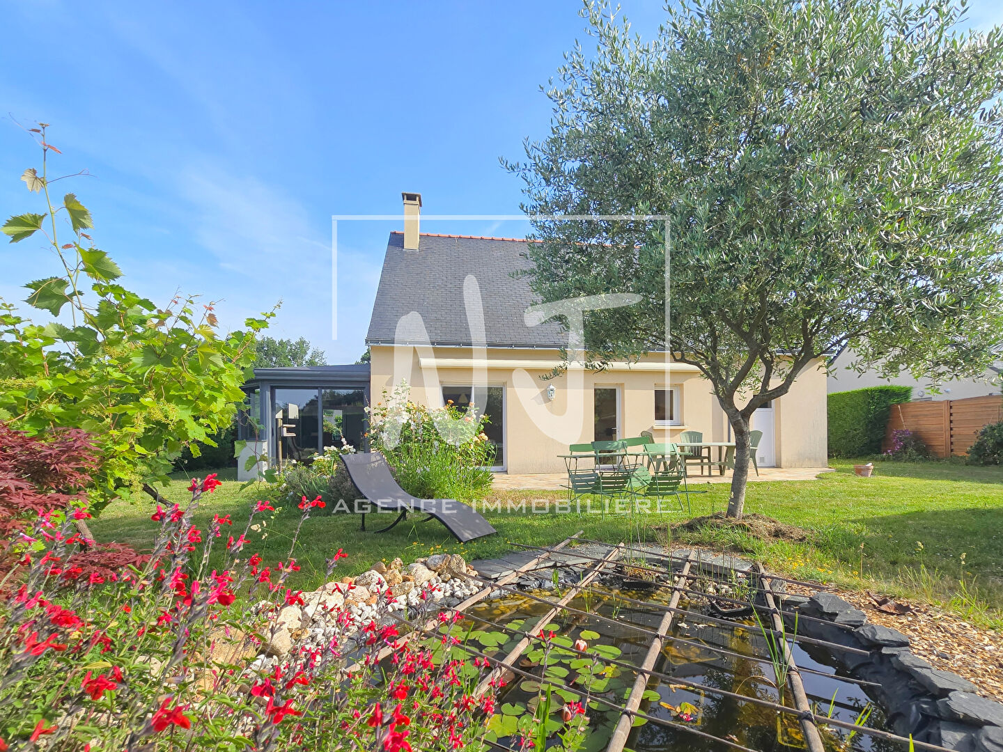 Maison familiale 4 chambres avec garage et jardin clos et belle pièce de vie