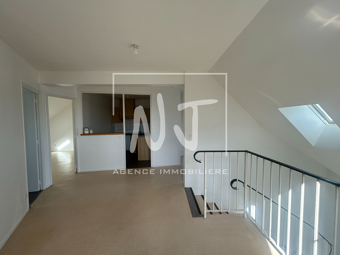 APPARTEMENT – 1 CHAMBRE – MURS ERIGNE