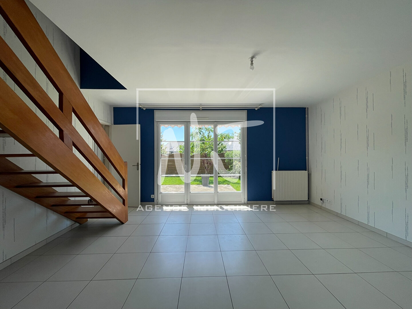 Grande maison à louer aux PONTS DE CE avec 4 chambres et un bureau, un jardin, un garage