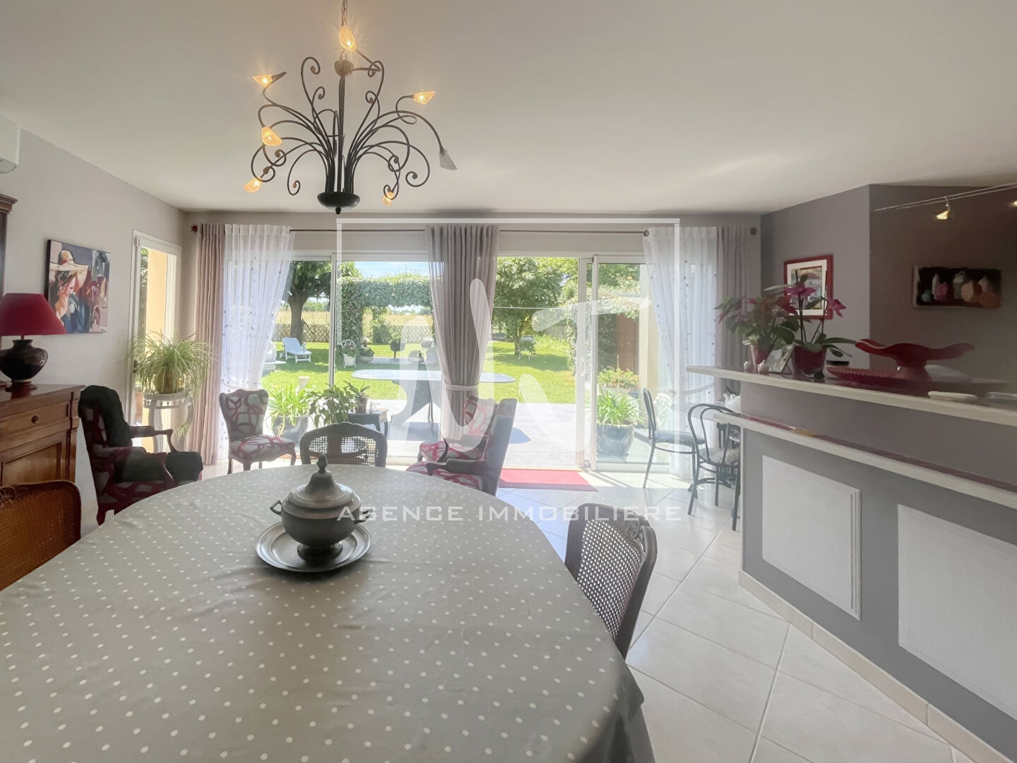 Maison 6 pièce(s) 186 m2, vie de plain pied, DPE B