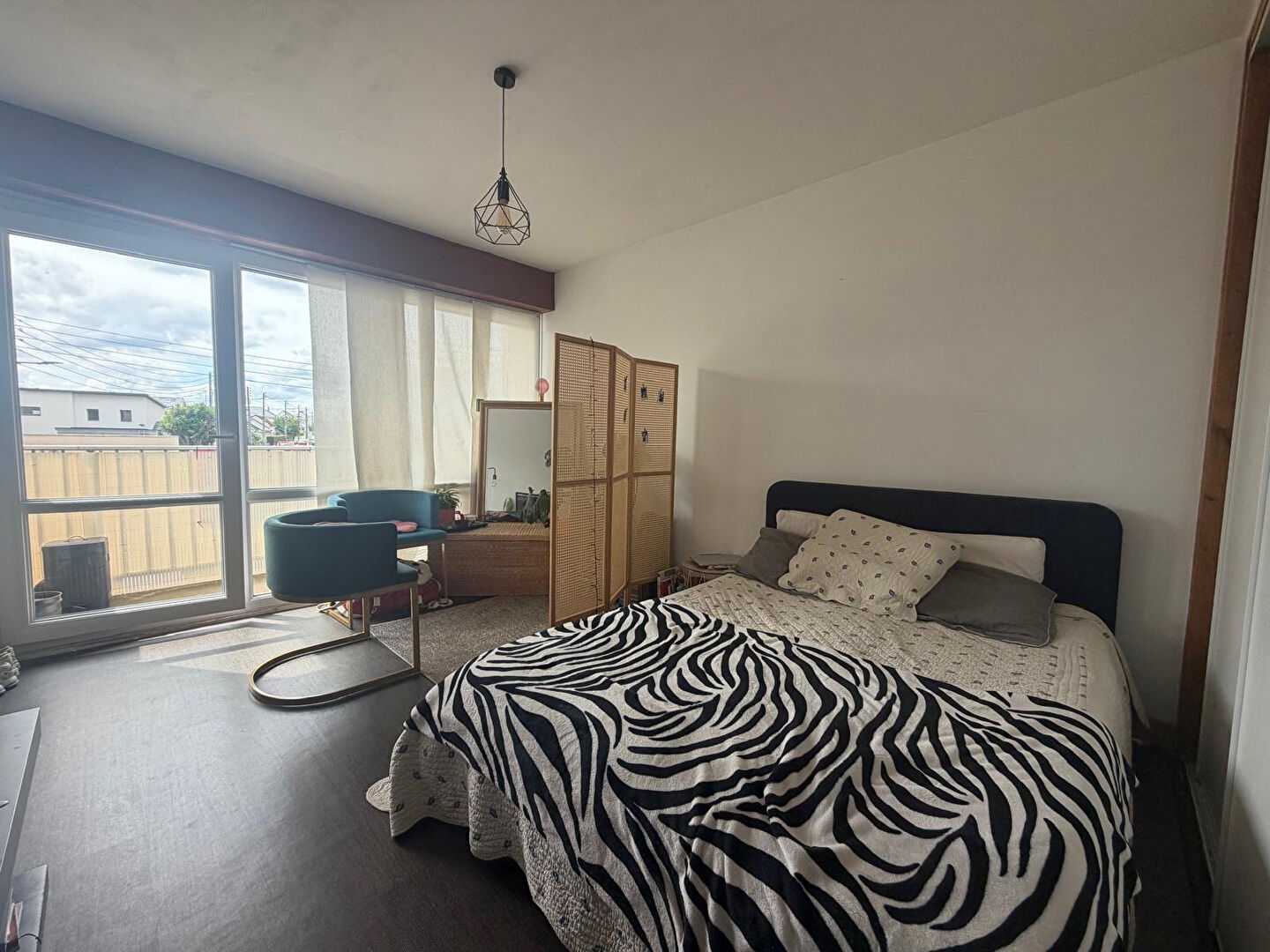 Studio à vendre à Angers secteur CHU Place Bichon avec balcon