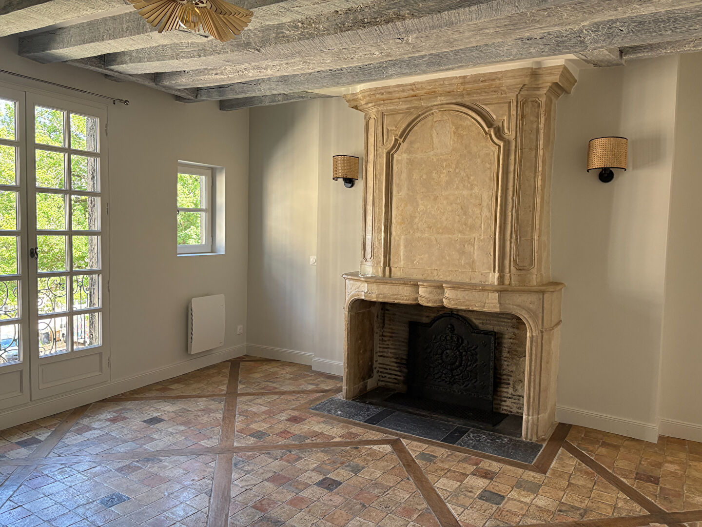 Appartement T2 rénové à louer au Mans avec charme et authenticité