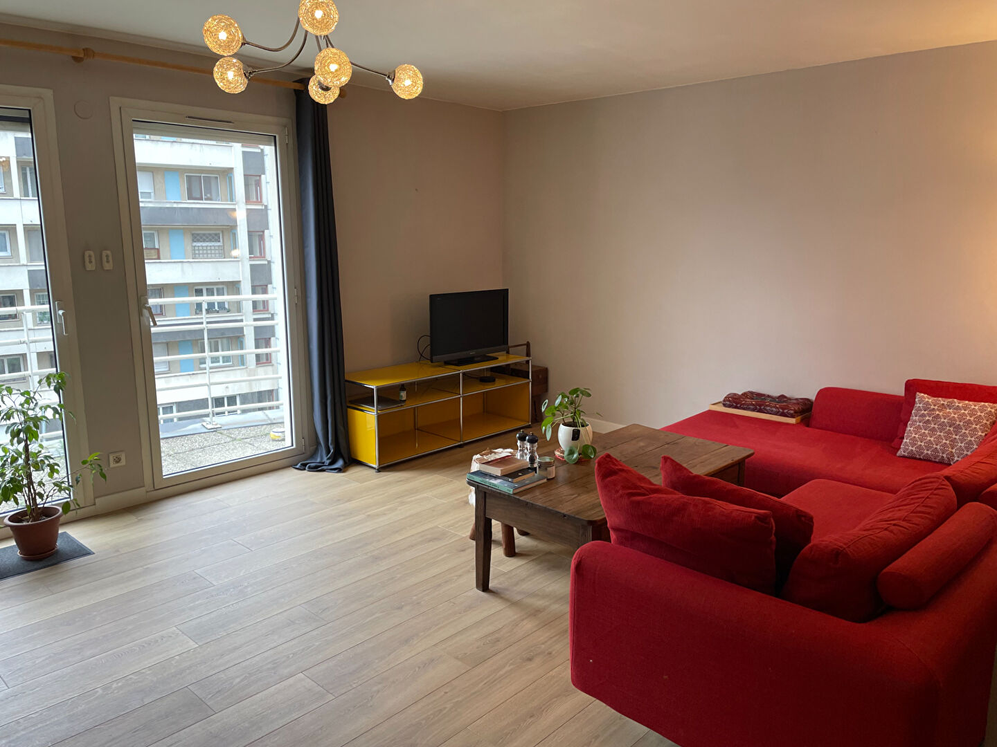 Appartement T3 à louer dans le centre-ville du Mans avec balcon et parking