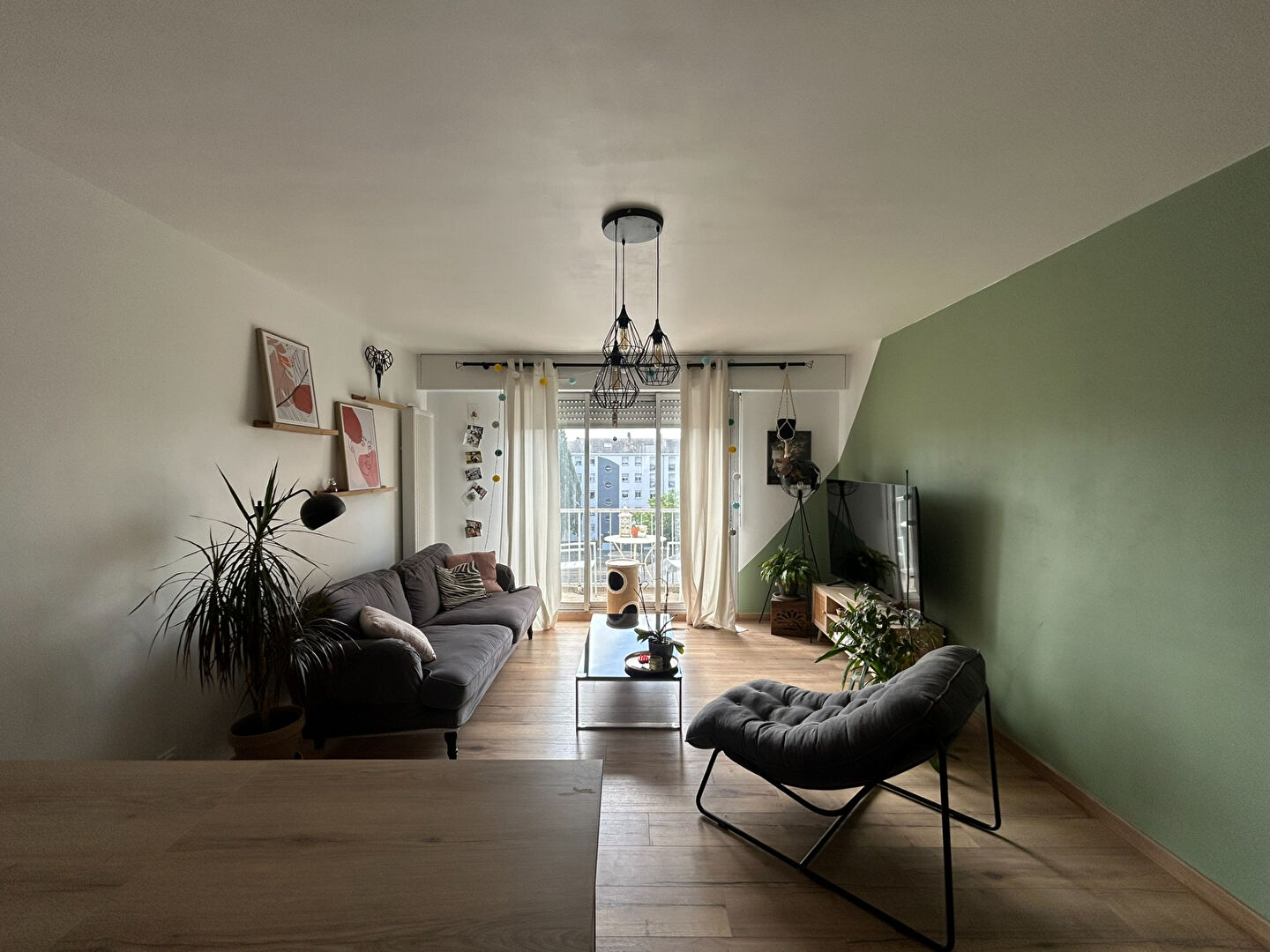 Appartement à louer à Angers Rue Saint Exupery avec 2 chambres et garage