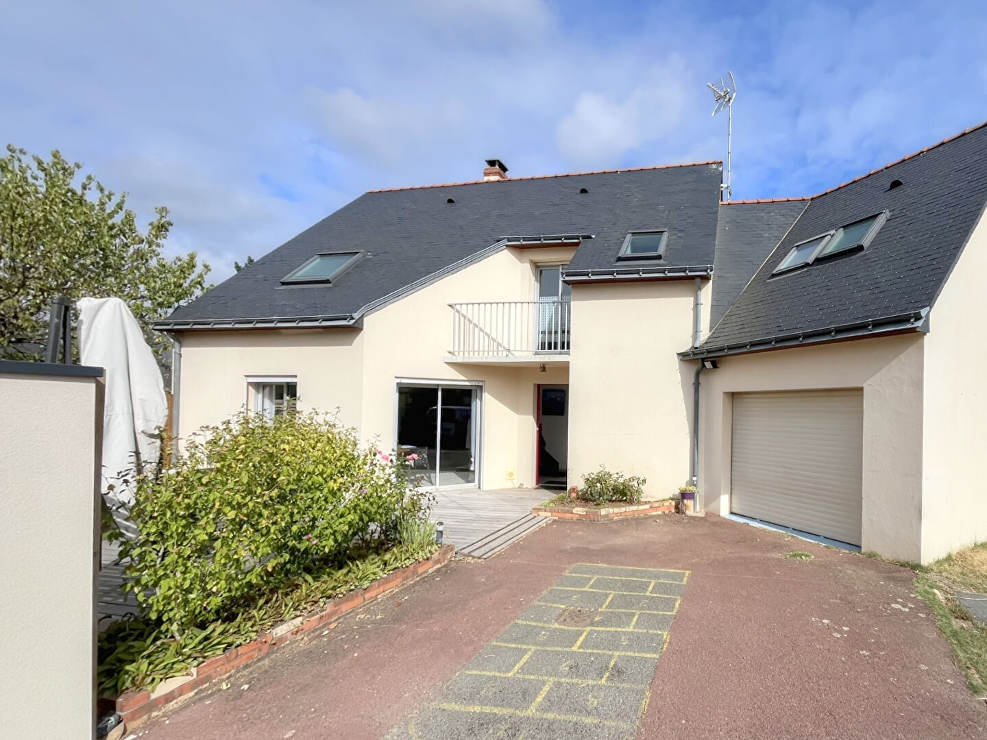 Maison 5 pièces 154 m² · à Saint-Barthélemy-d'Anjou · 154 m² · 430 000 €