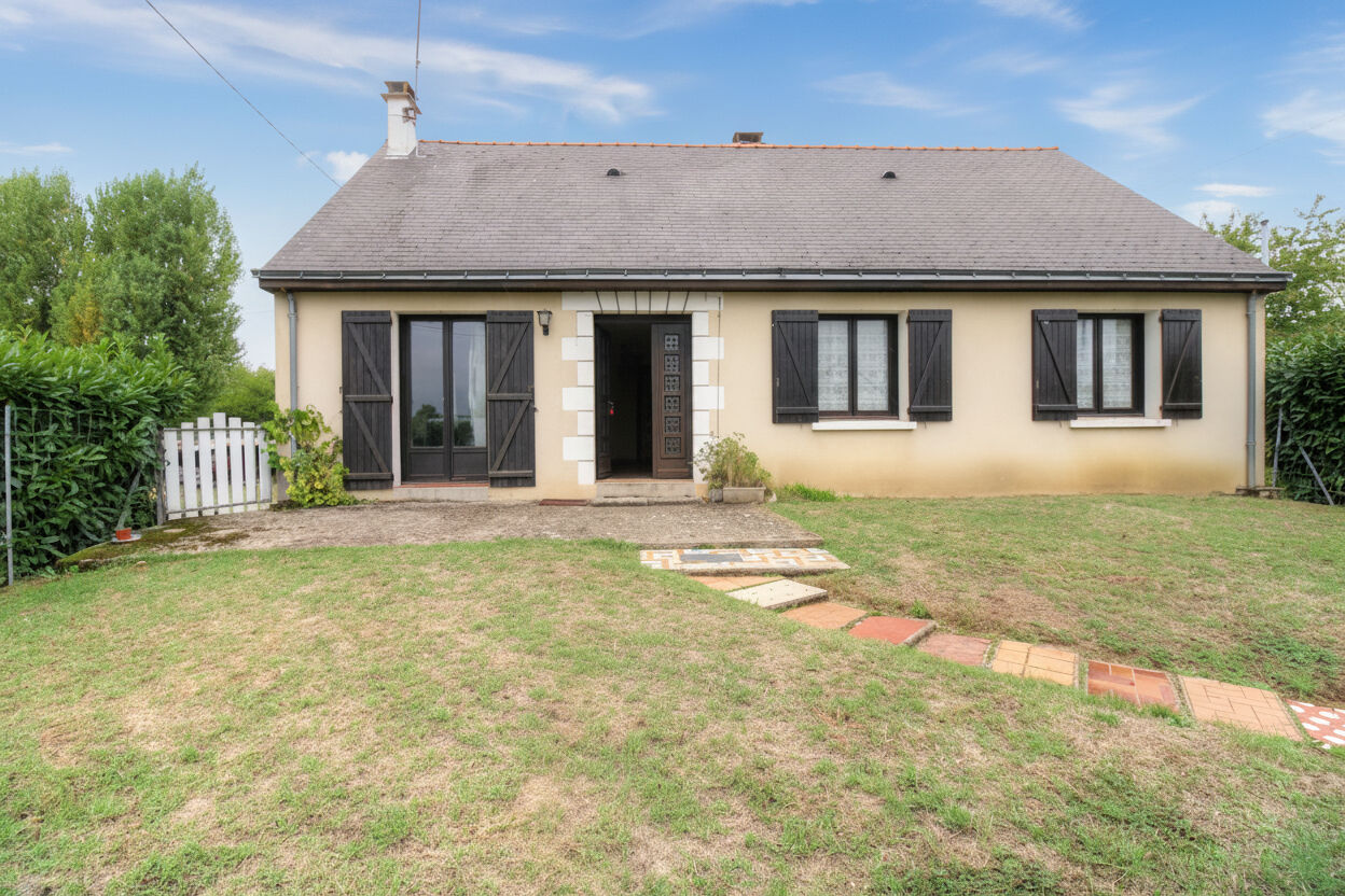 Maison à vendre dans la campagne de Mazé-Milon à rénover