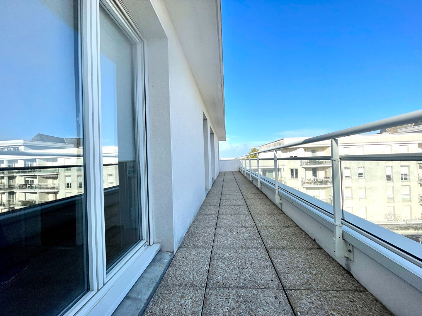 Appartement de type 2 avec terrasse privative de 16m2 & Stationnement – A VENDRE Angers