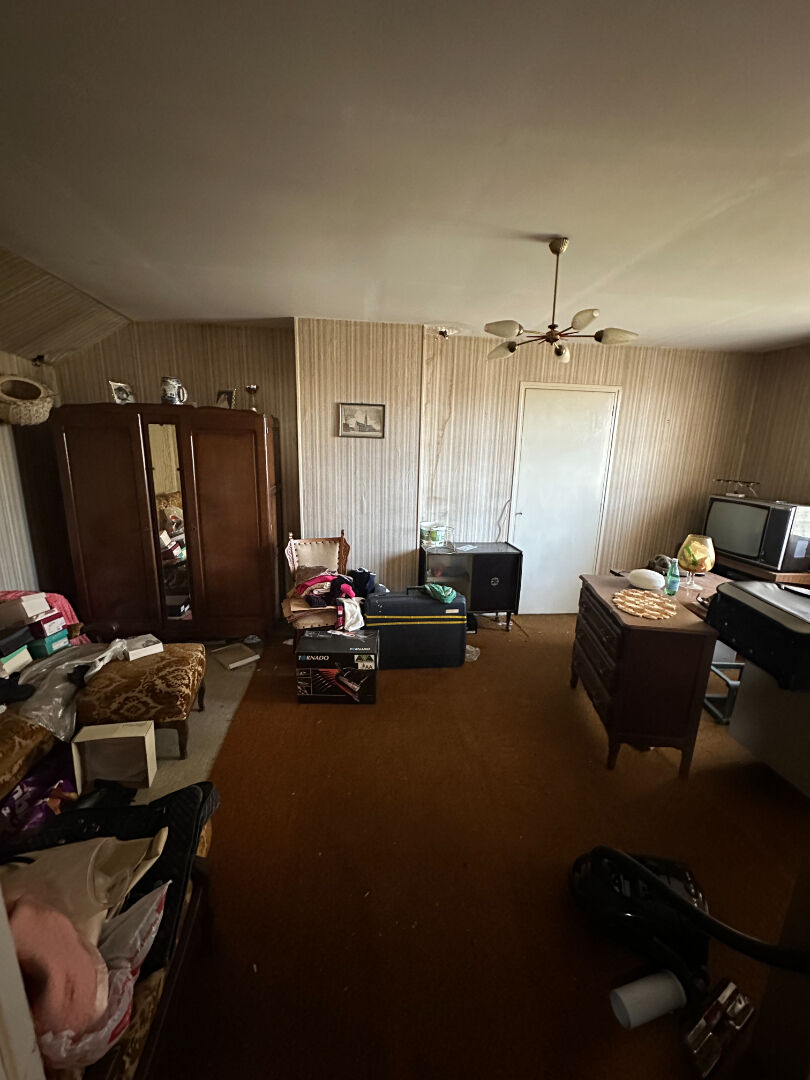 Photo Bien atypique à Saint-Just-en-Chaussée ? Ensemble immobilier rare alliant habitation, bureaux et bâtiments d'activité image 5/6