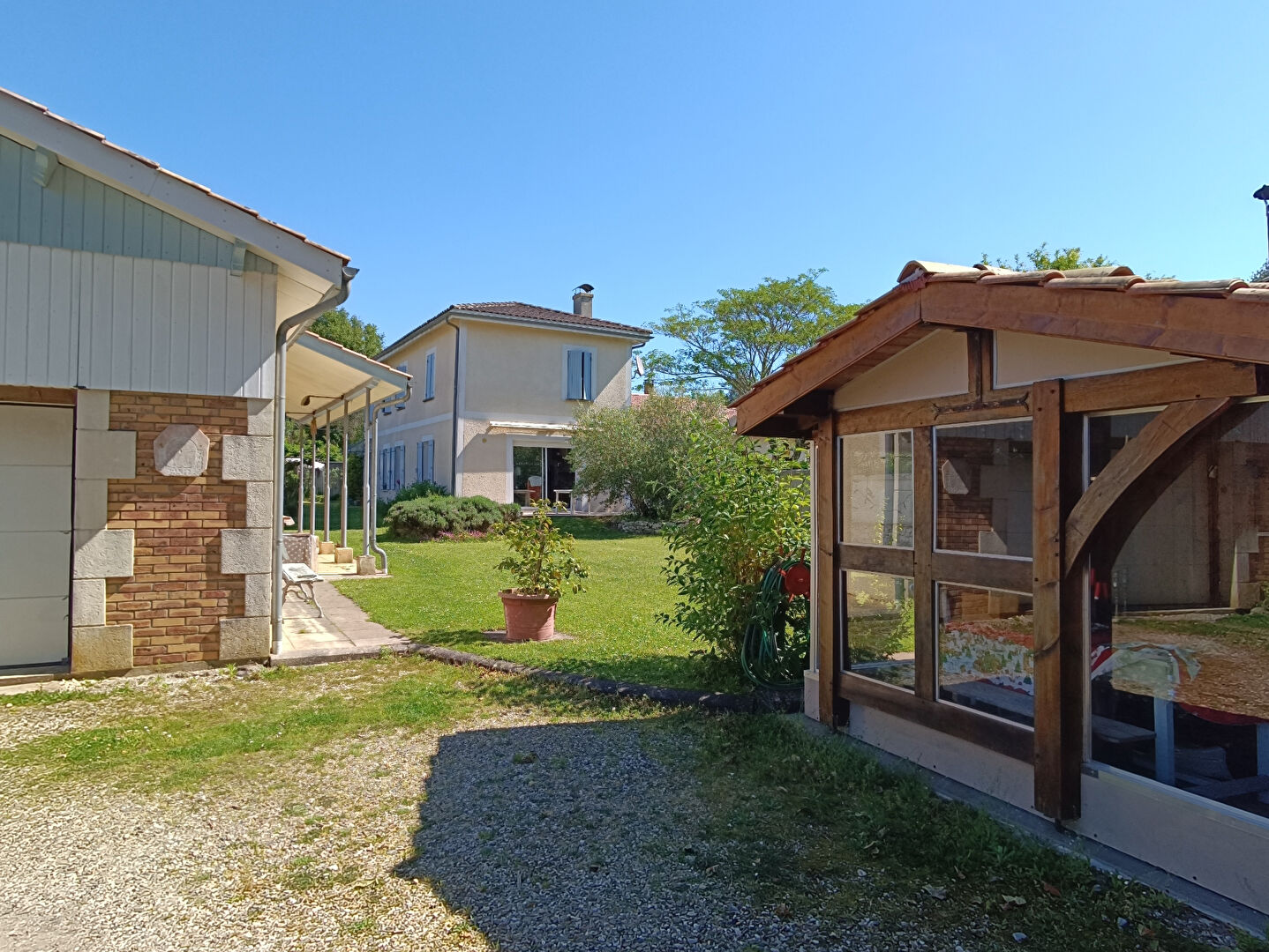 Maison 140 m² avec dépendance 75 m²  à SALLES