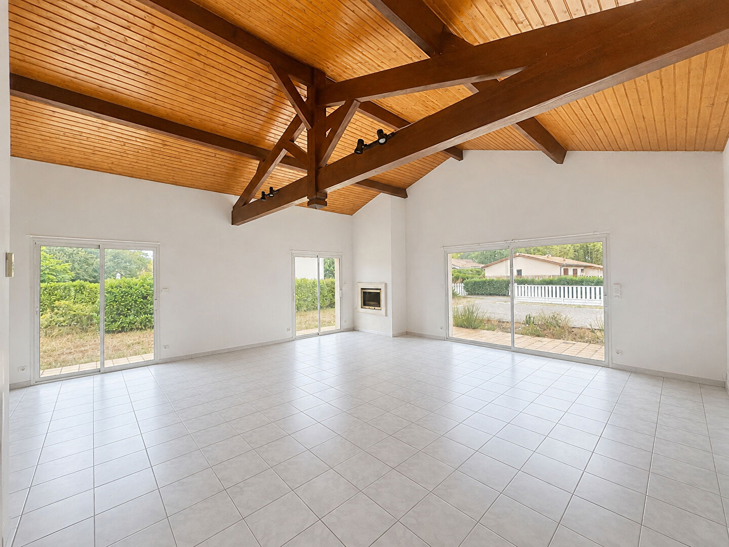 SALLES, maison de 138 m², terrain 1185 m²