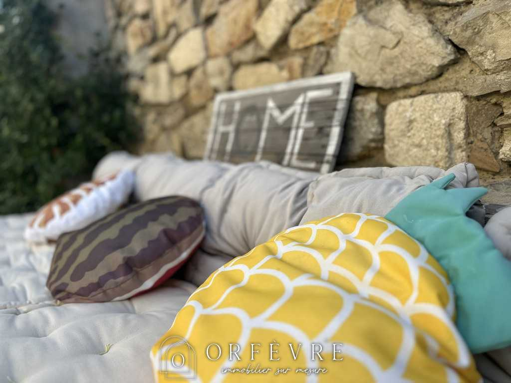 Photo ÉLÉGANCE & RAFFINEMENT .Maison de ville d'exception avec garage et jardin . Coeur de Lunel image 5/6