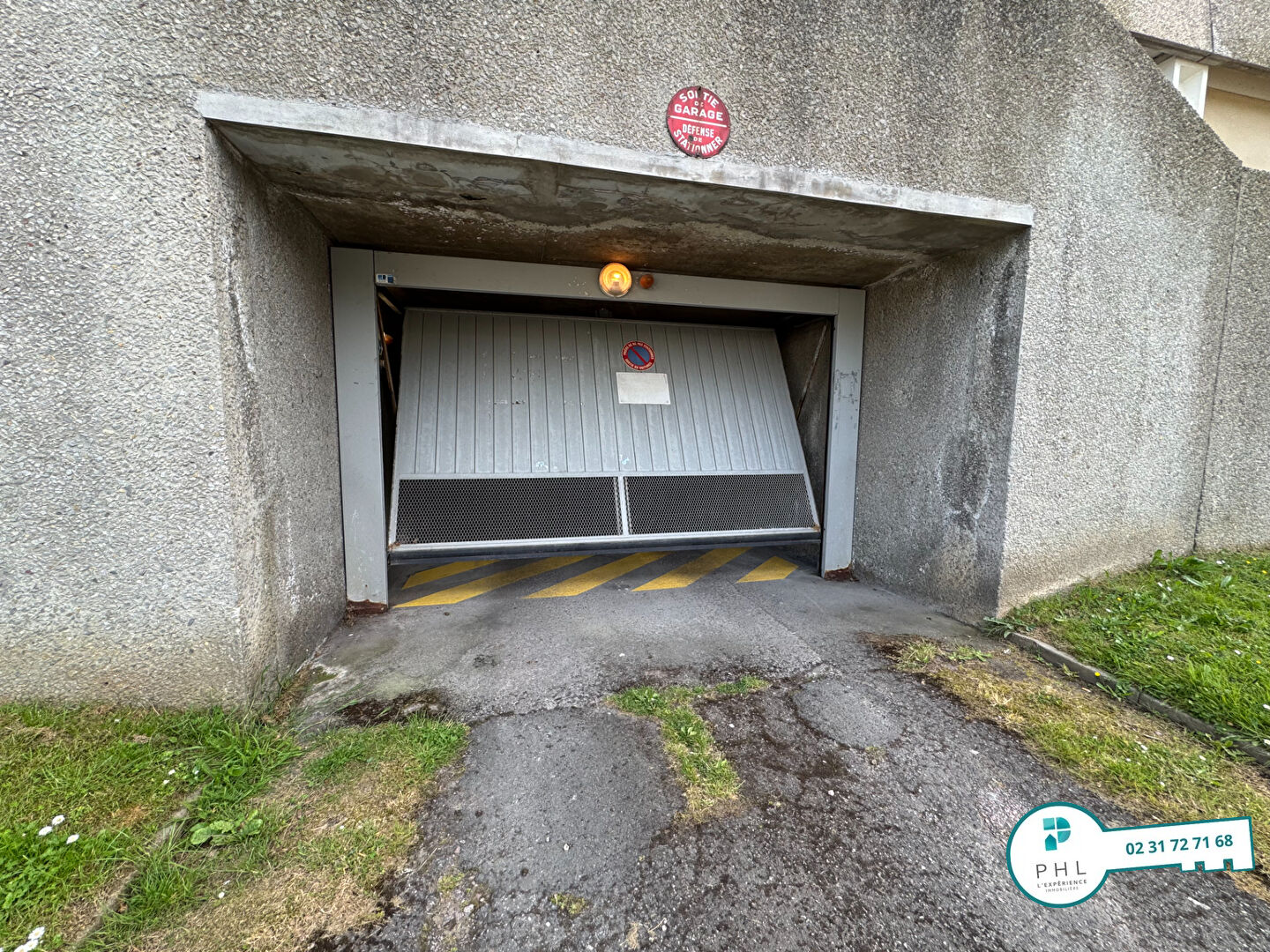 Photo GARAGE SECURISE HEROUVILLE SAINT CLAIR, 15 m² RESIDENCE IÉNA image 2/4