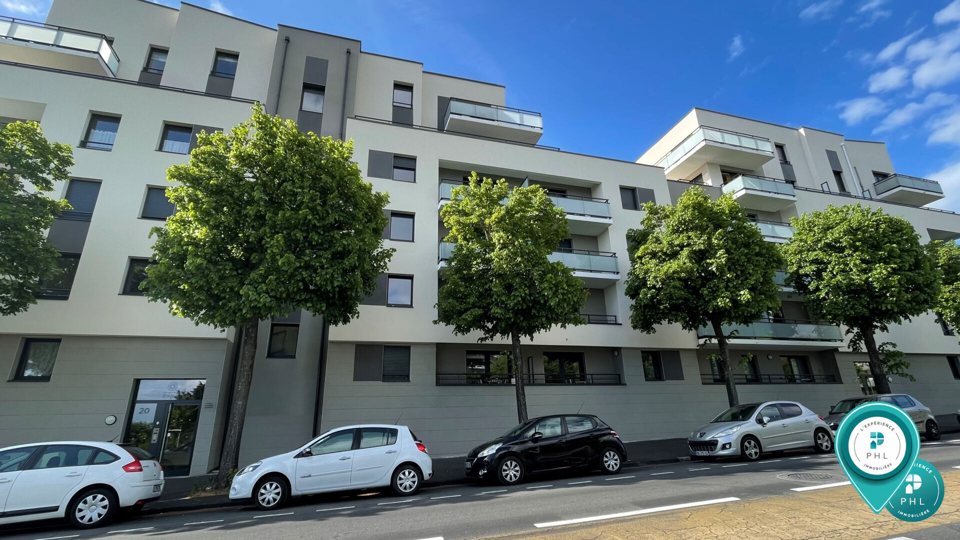 APPARTEMENT RÉCENT DE 42 M² AVEC BALCON ET PARKING PRIVATIF EN SOUS-SOL
