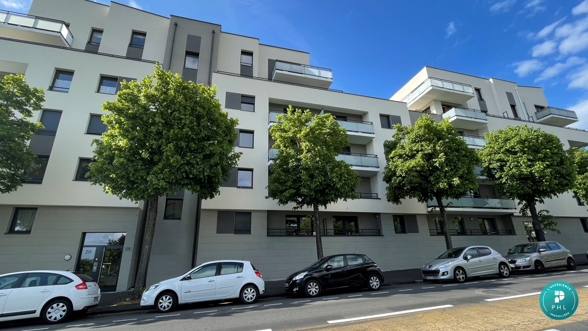 APPARTEMENT RÉCENT DE 42 M² AVEC BALCON ET PARKING PRIVATIF EN SOUS-SOL