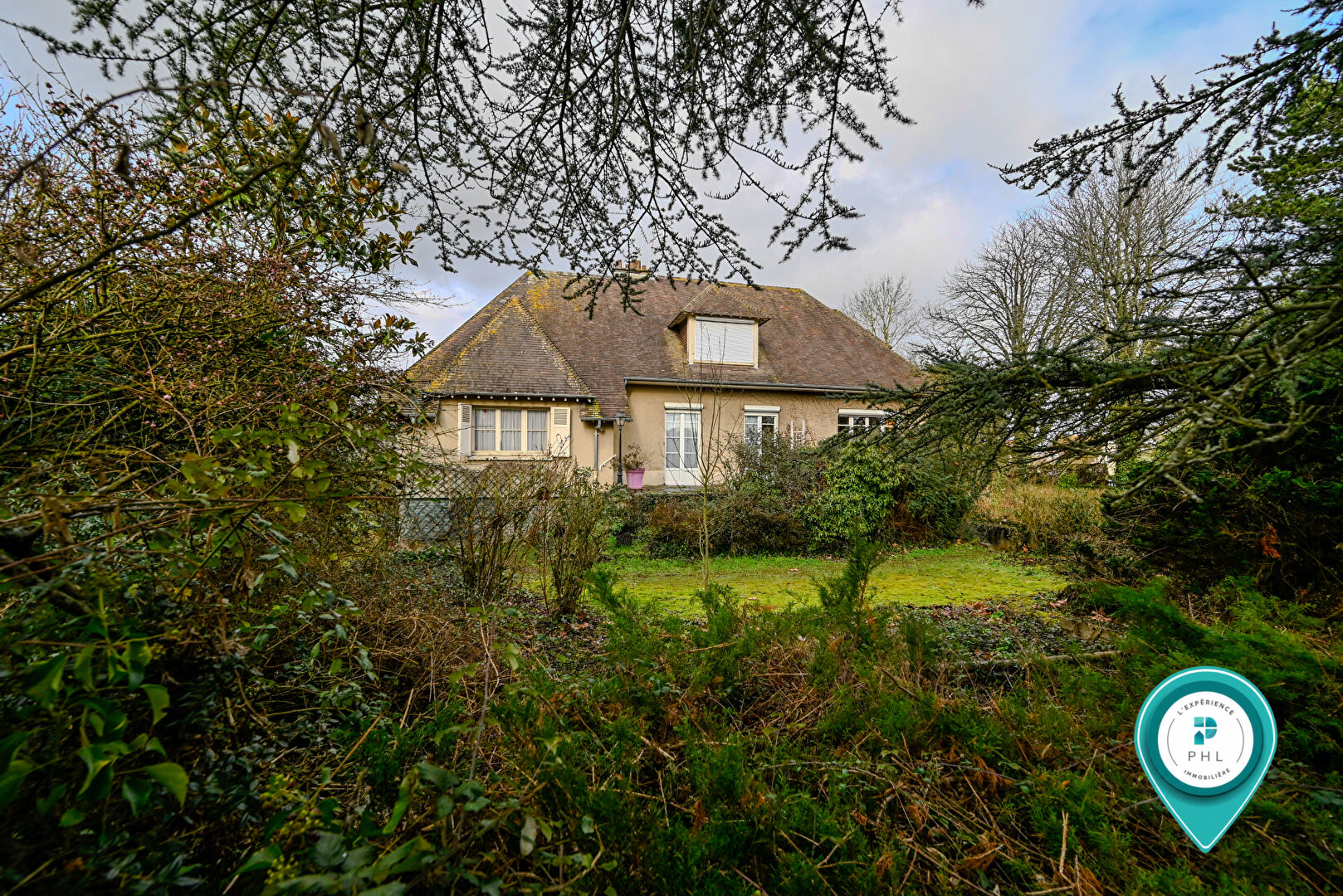 EN EXCLUSIVITÉ MAISON A MAY SUR ORNE 10 PIÈCE(S) 204 M² HABITABLE ET TERRAIN DE 2256 M²