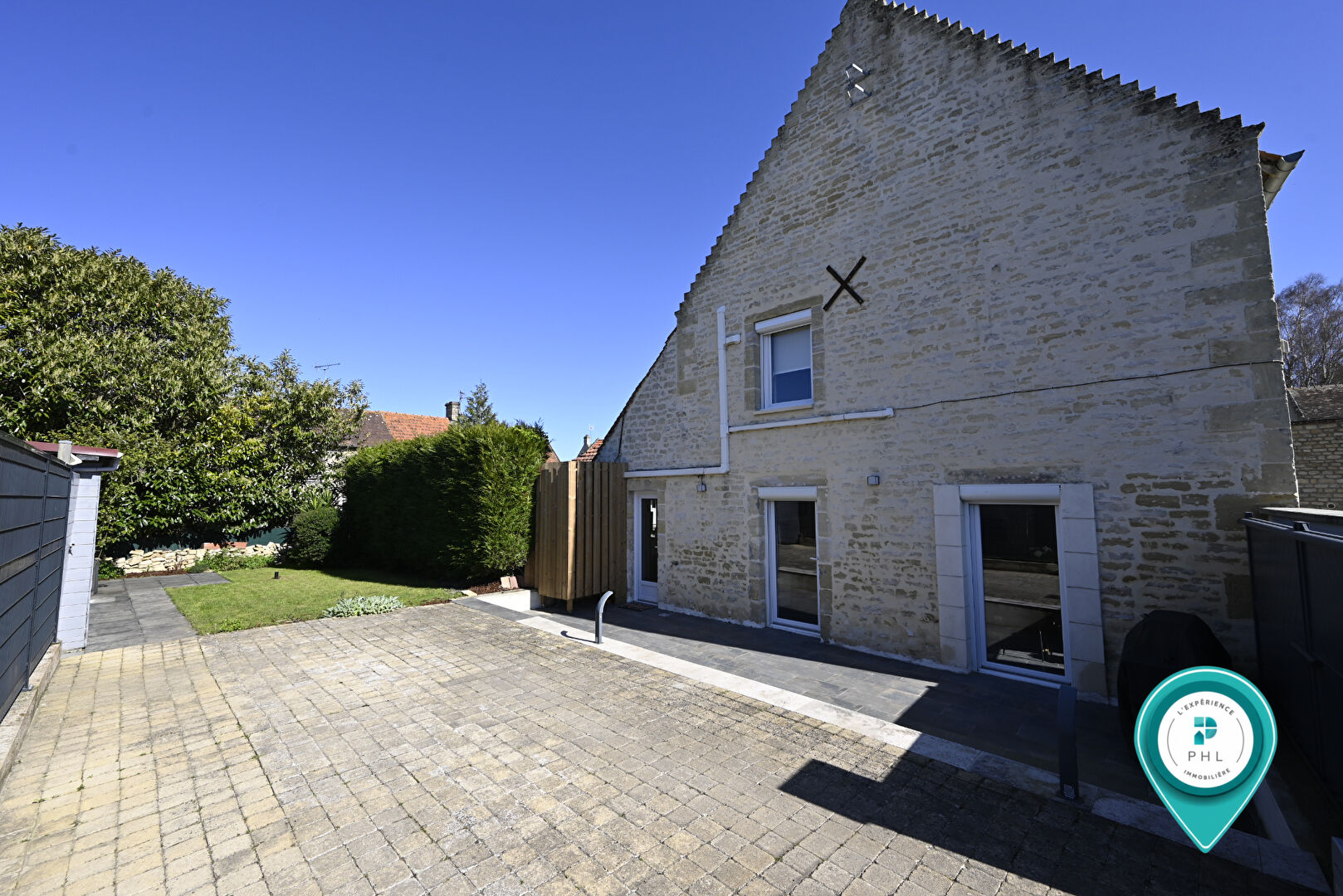EN EXCLUSIVITÉ MAISON CRESSERONS 4 PIECE(S) 120 M2 HABITABLES ET TERRAIN DE 235 M²