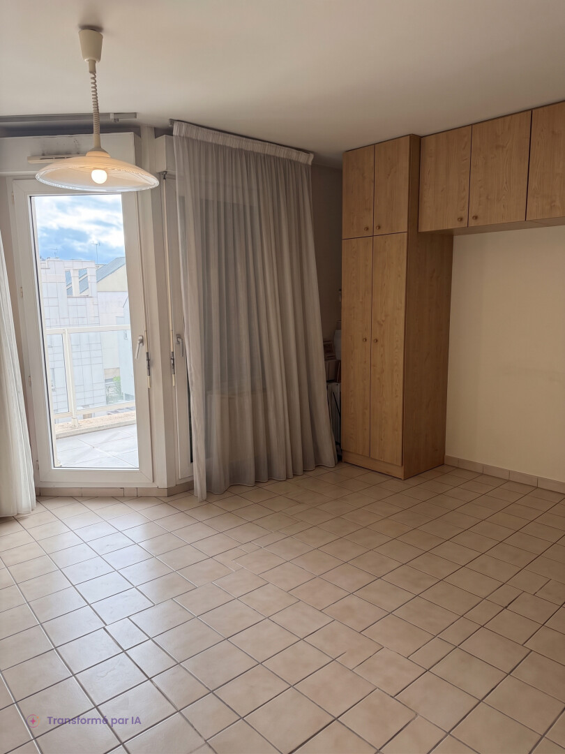 Studio à louer avec balcon à Ermont, centre-ville (2)
