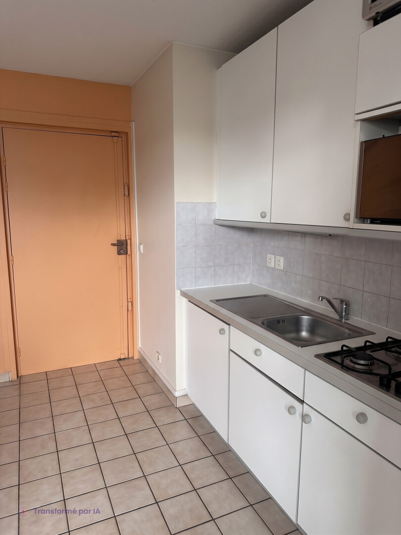 Studio à louer avec balcon à Ermont, centre-ville (4)