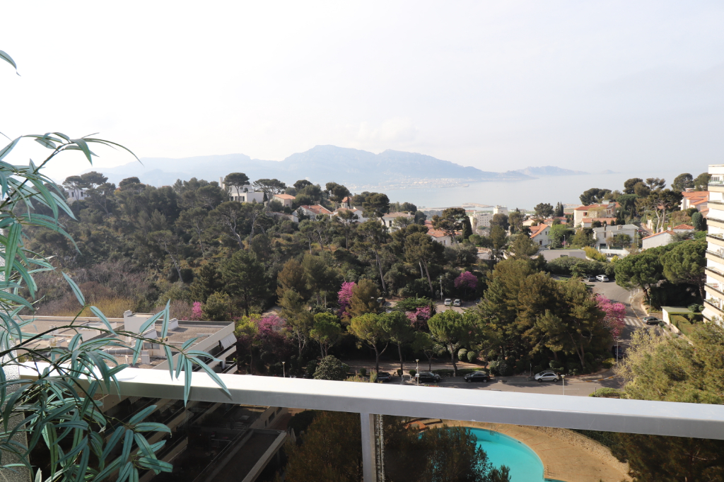 Location Appartement de 2 pièces 70 m² - MARSEILLE 13008 | PRADIMMO - AR photo1