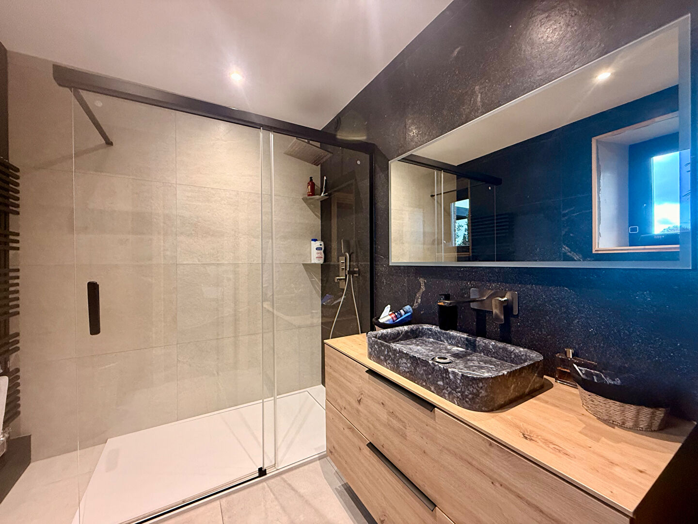 Progressia Immobilier - CRIQUETOT-L'ESNEVAL - CHARME & ESPACE - Maison familiale de 281 m² avec jardin et garage double