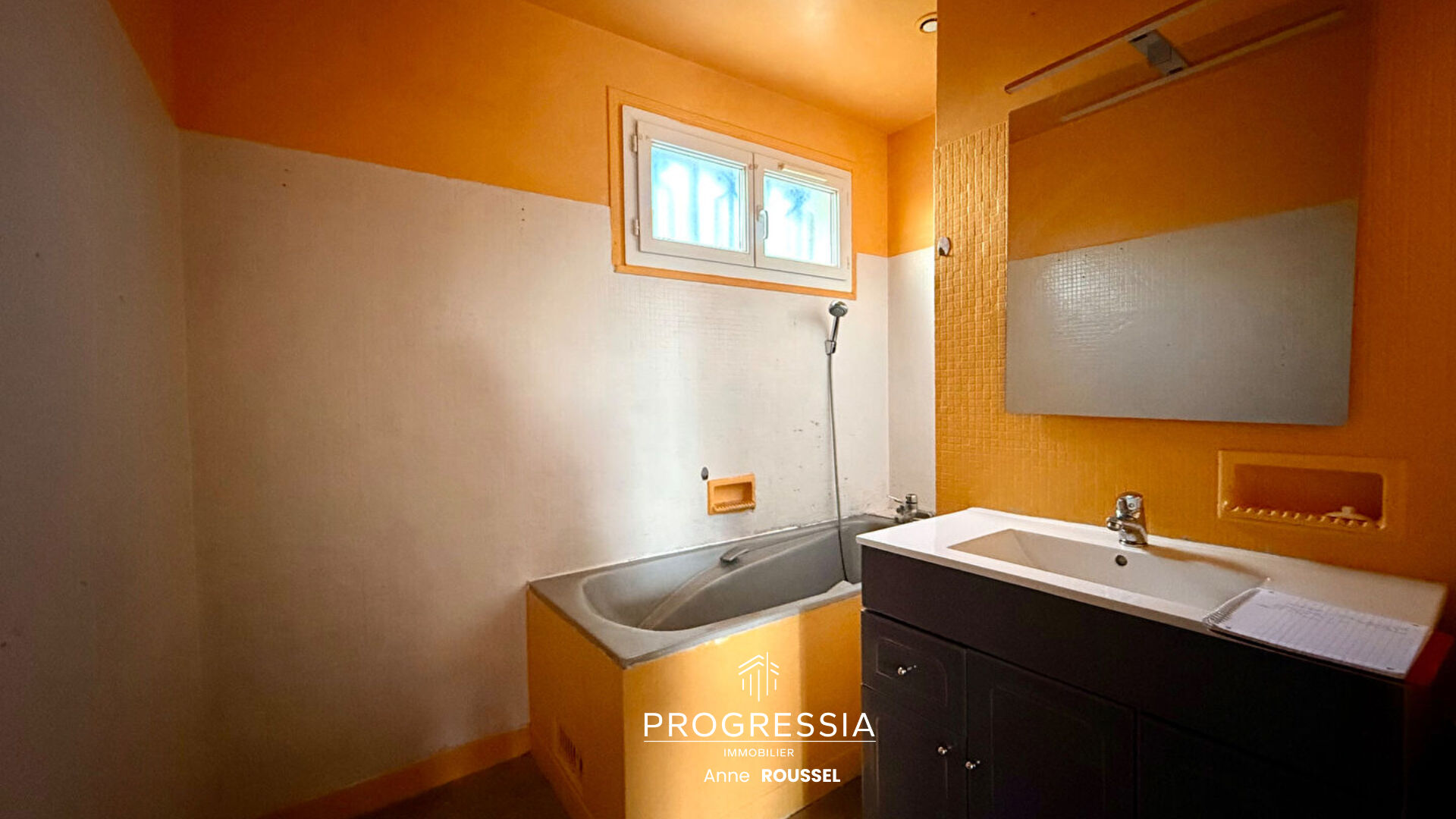 Progressia Immobilier - Norville - POTENTIEL / Maison à rénover - idéal investisseur ou résidence principale.