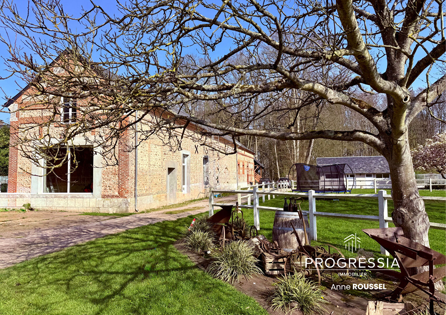 Progressia Immobilier - TOCQUEVILLE-LES-MURS /CHARME & ESPACE - Maison de caractère avec dépendances