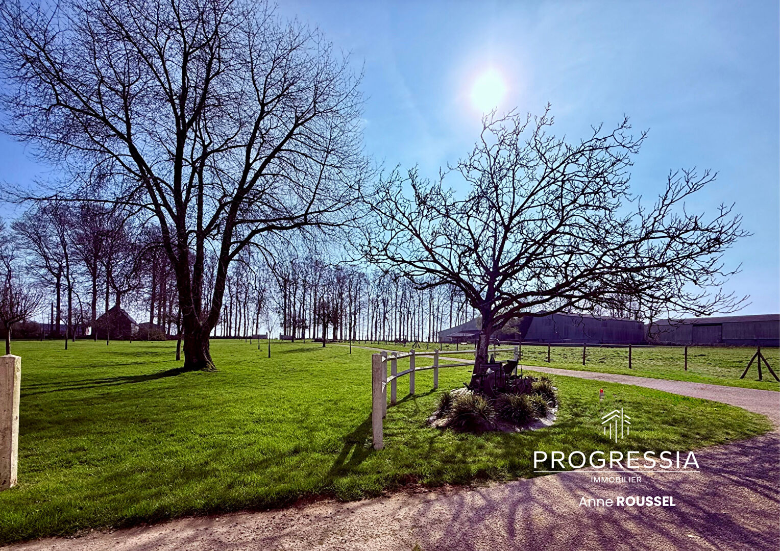 Progressia Immobilier - TOCQUEVILLE-LES-MURS /CHARME & ESPACE - Maison de caractère avec dépendances