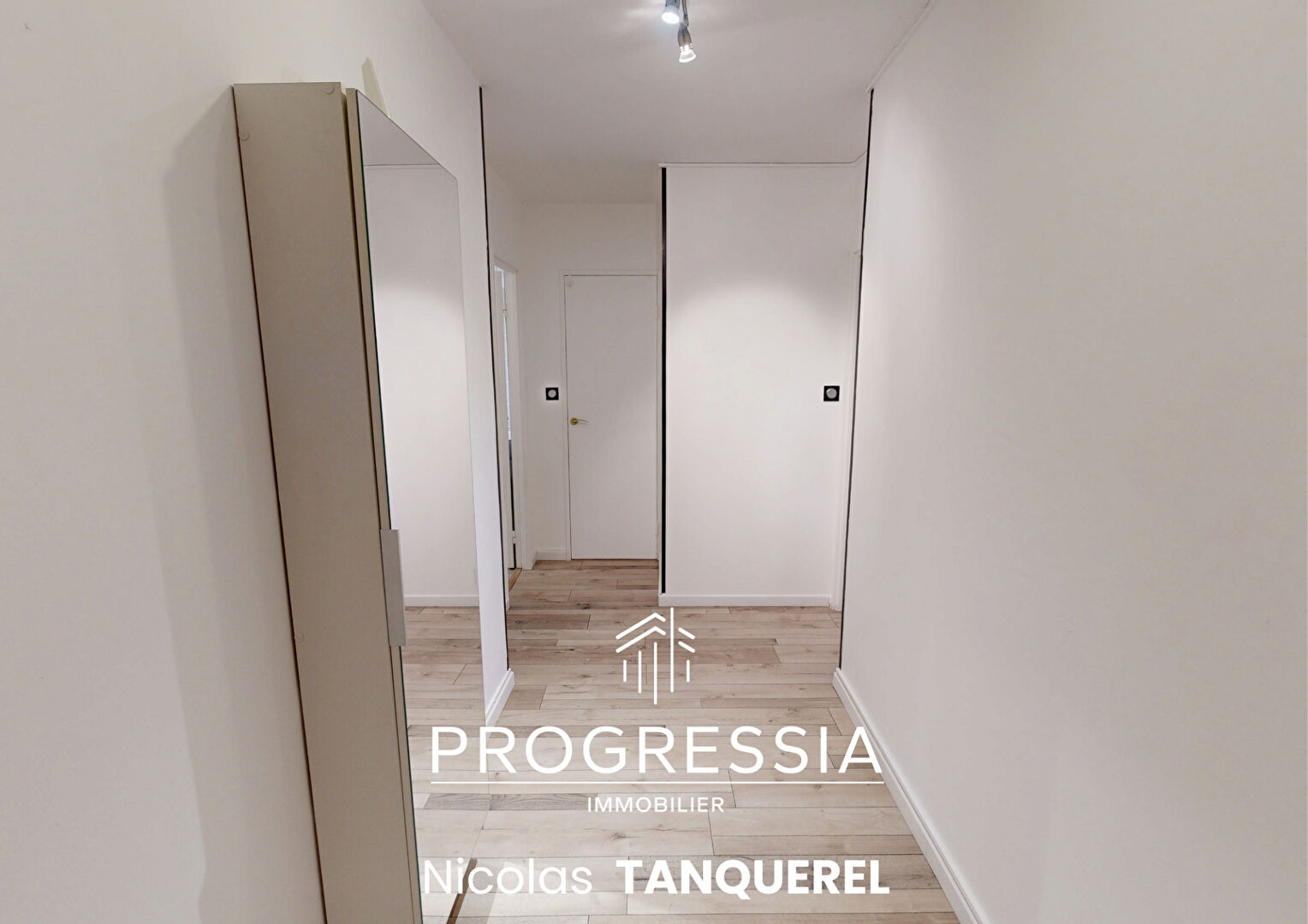 Progressia Immobilier - LE HAVRE - COUP DE COEUR - Grand Studio avec stationnement privatif et cave