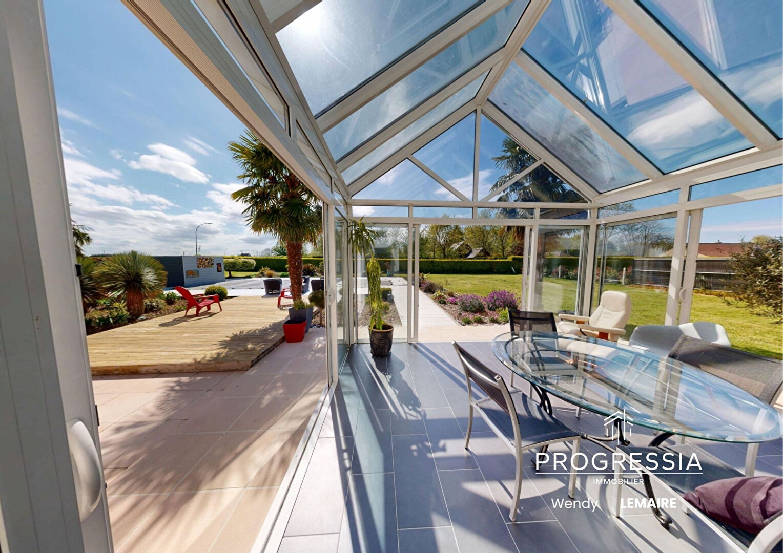 SAINT-AUBIN-ROUTOT – Maison familiale de 158 m² avec jardin, garages & piscine