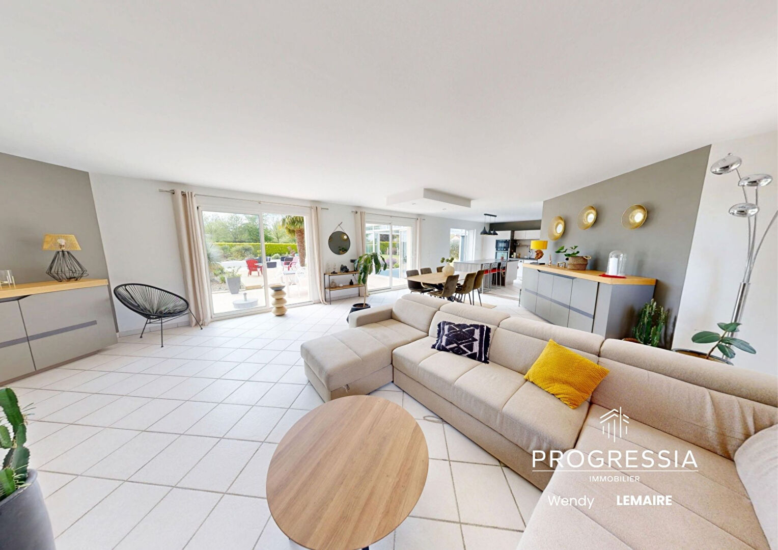 Progressia Immobilier - SAINT-AUBIN-ROUTOT - Maison familiale de 158 m² avec jardin, garages & piscine