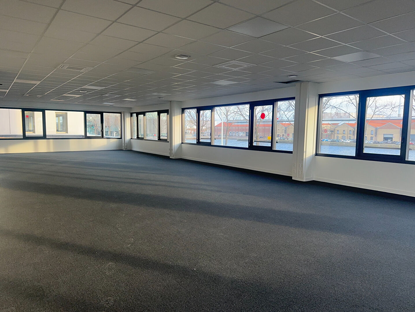 Progressia Immobilier - Bureaux 200m² en entrée de ville