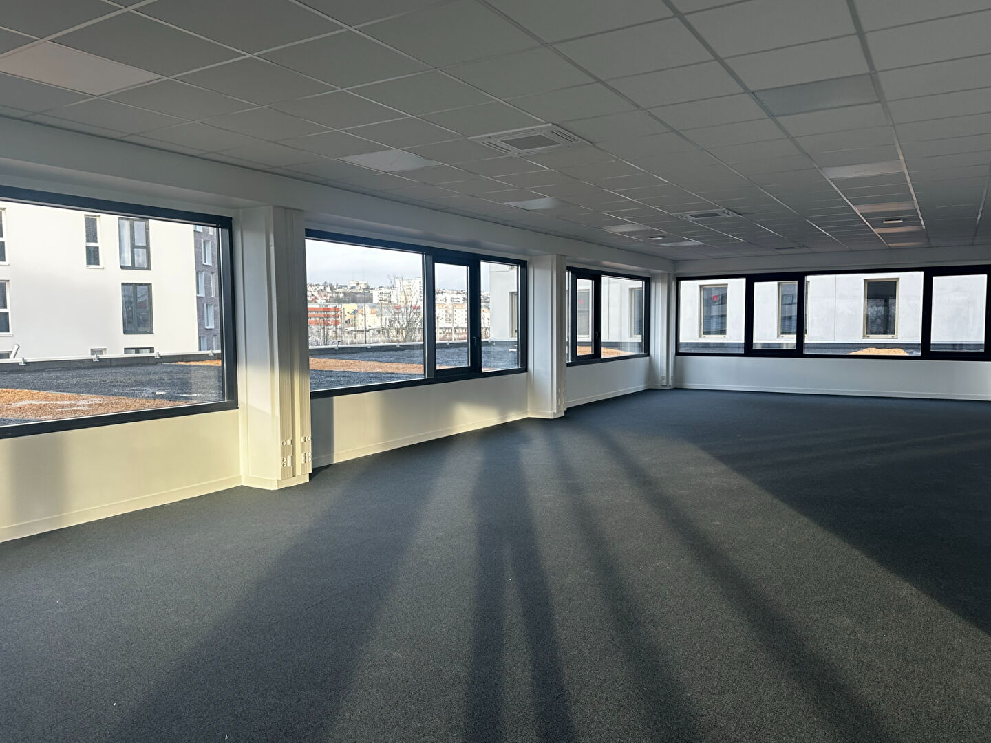 Progressia Immobilier - Bureaux 200m² en entrée de ville