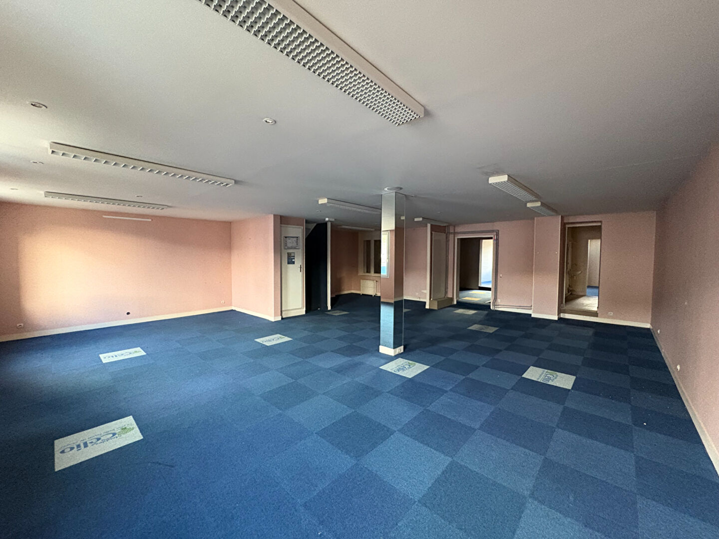 Progressia Immobilier - A VENDRE - Local commerciale de 487 m2 - Centre ville de Lillebonne