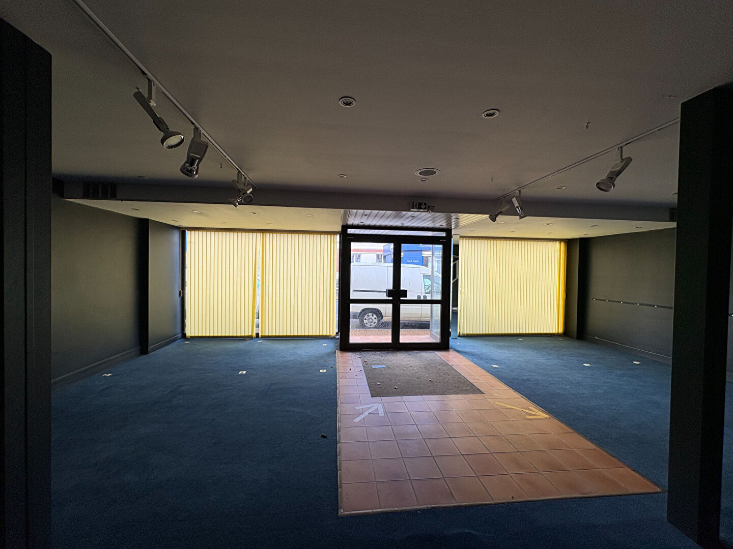 Progressia Immobilier - A VENDRE - Local commerciale de 487 m2 - Centre ville de Lillebonne