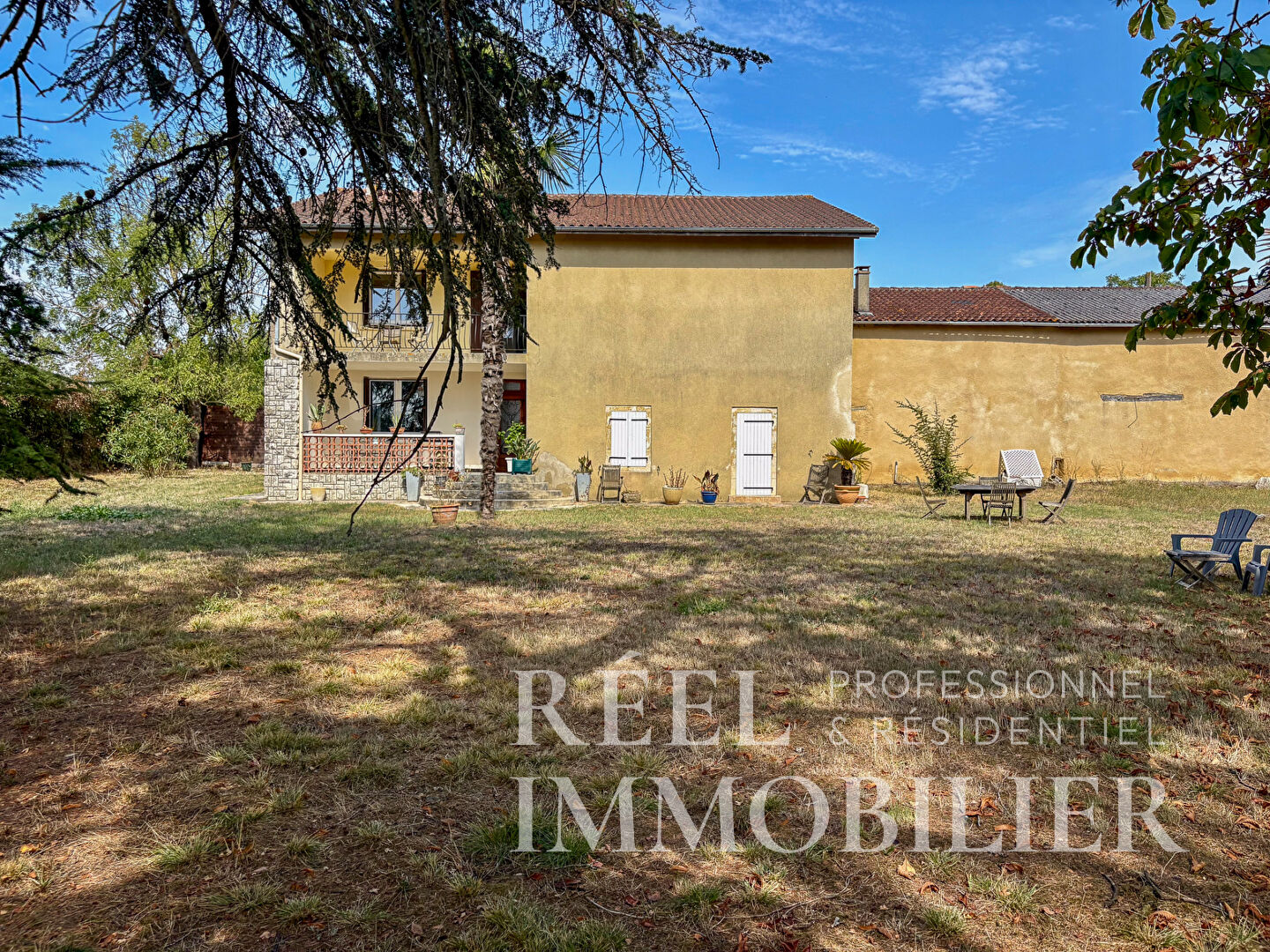Maison familiale des années 70 pleine de charme et de potentiel