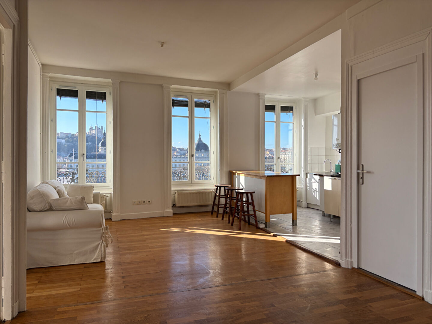 Agence immobilière de 
 Rhone Alpes Immobilier - RHONE ALPES IMMOBILIER 
