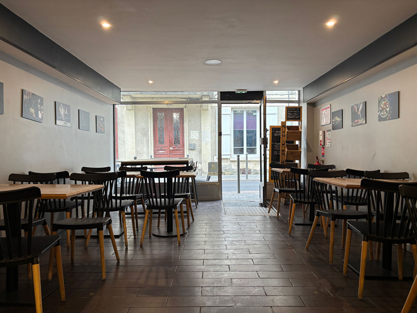 Photo Hyper Centre Beaumont/Oise - Local Commercial 3 pièces de 106 m² - Idéal Restaurant image 3/6