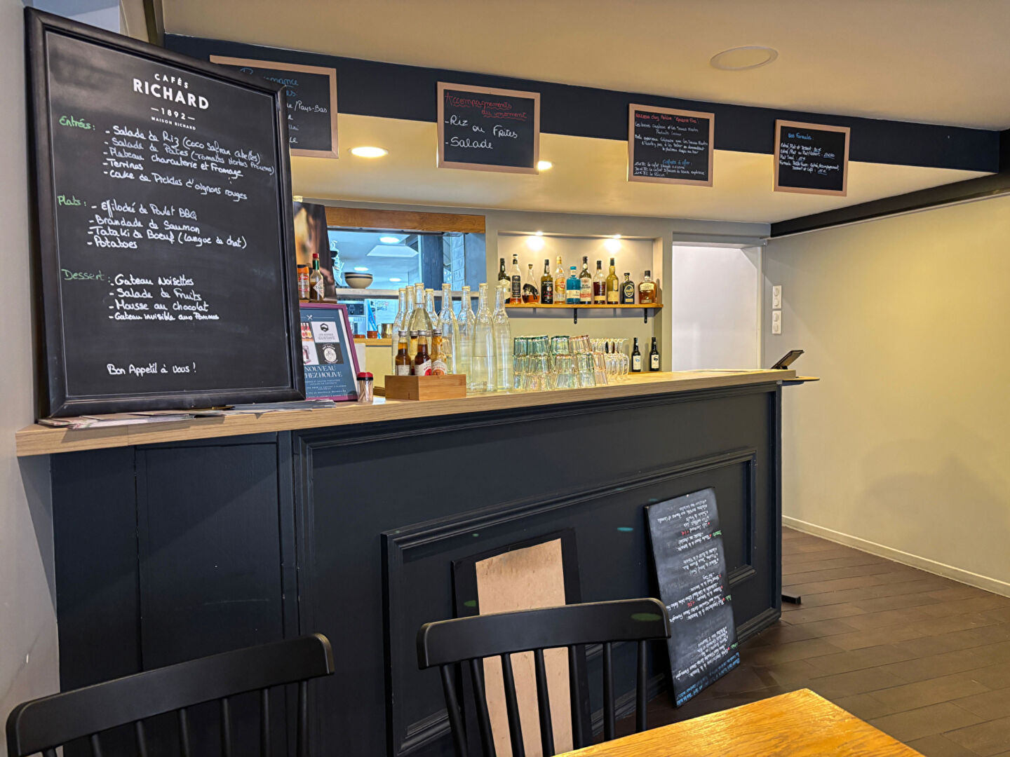 Photo Hyper Centre Beaumont/Oise - Local Commercial 3 pièces de 106 m² - Idéal Restaurant image 5/6