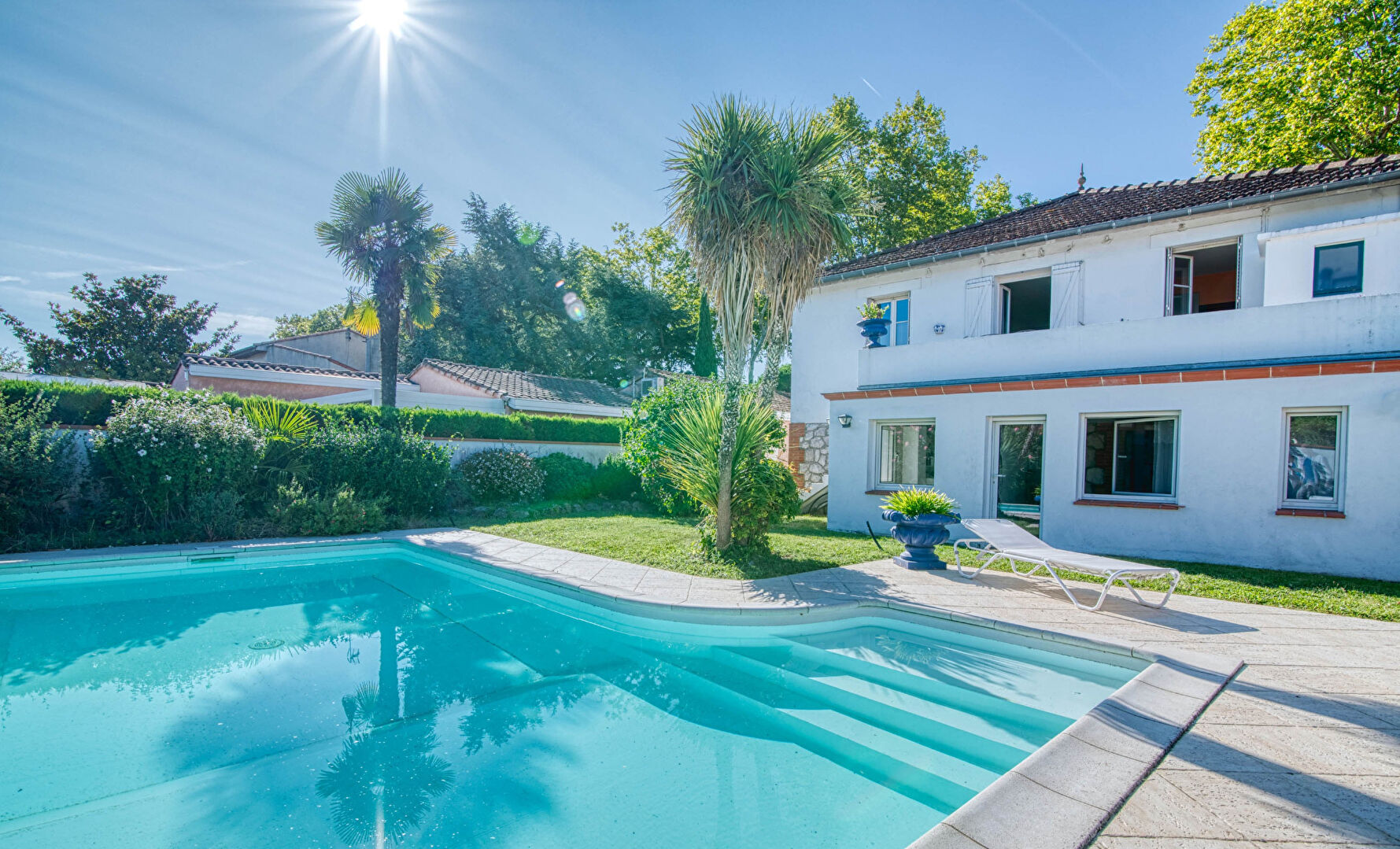Maison 6 pièces avec piscine et garage
