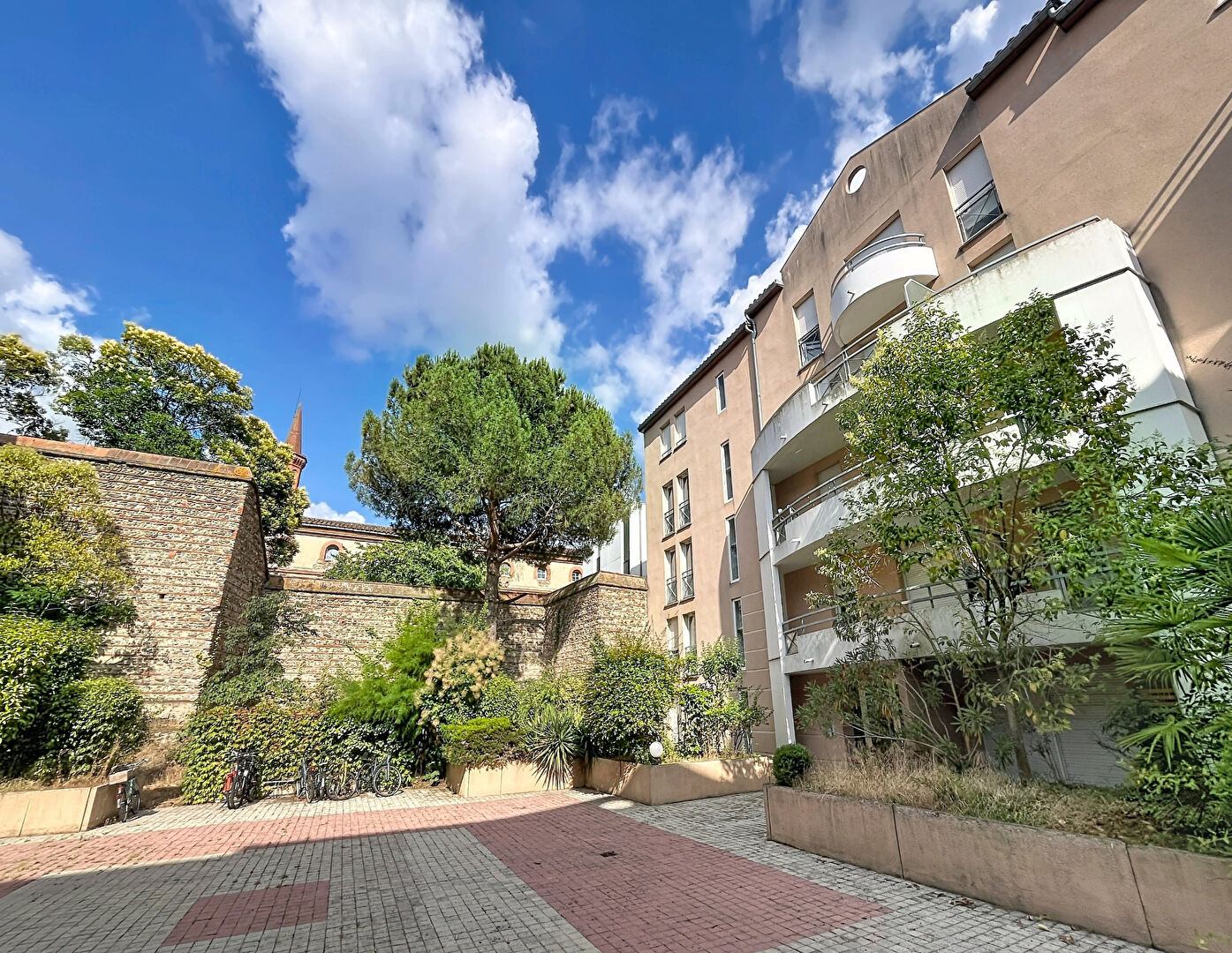 Appartement T3/4 de 93 M² avec balcon et parking