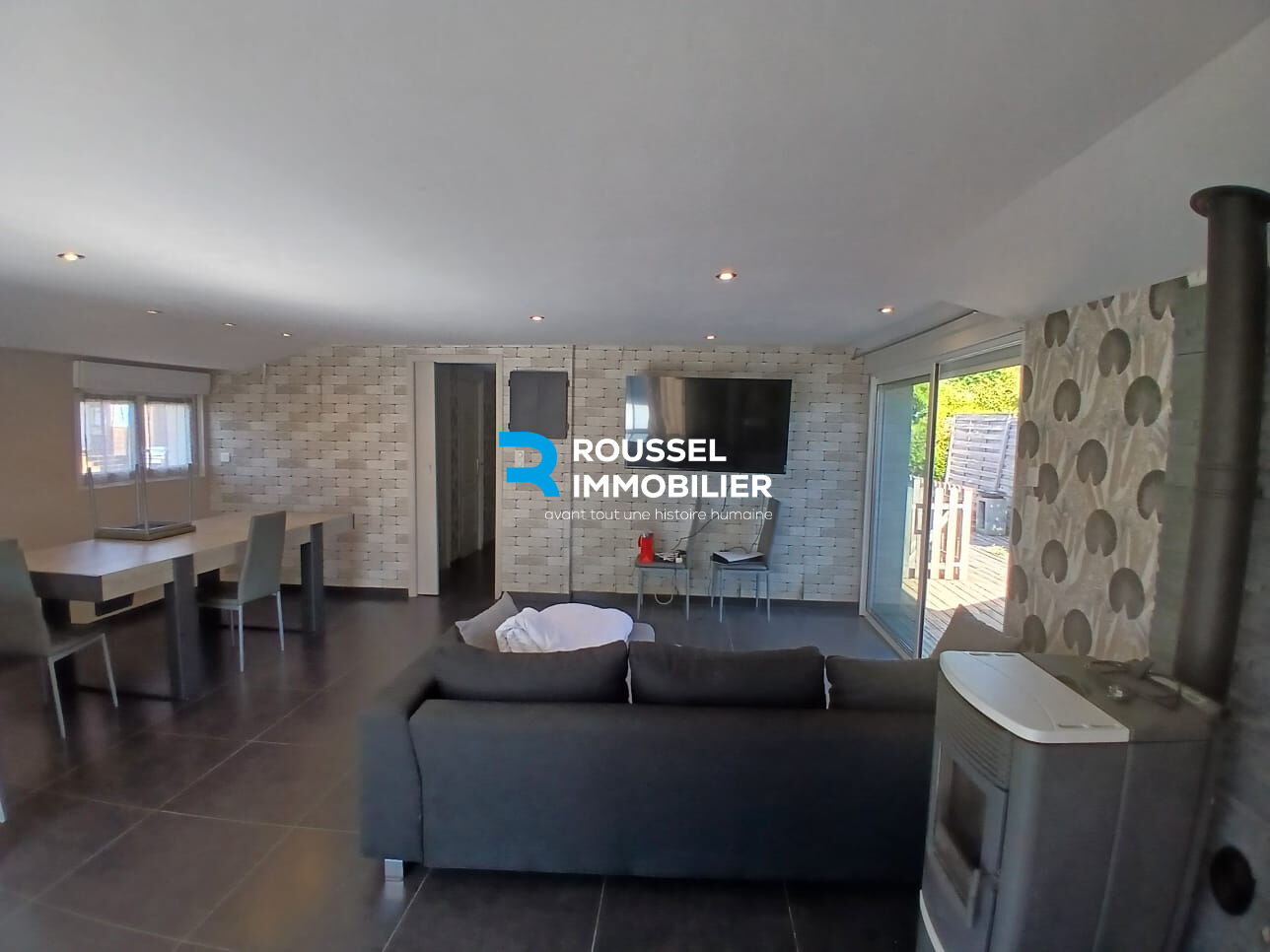 ARNAGE MAISON DE PLAIN-PIED AVEC GARAGE ET JARDIN CLOS