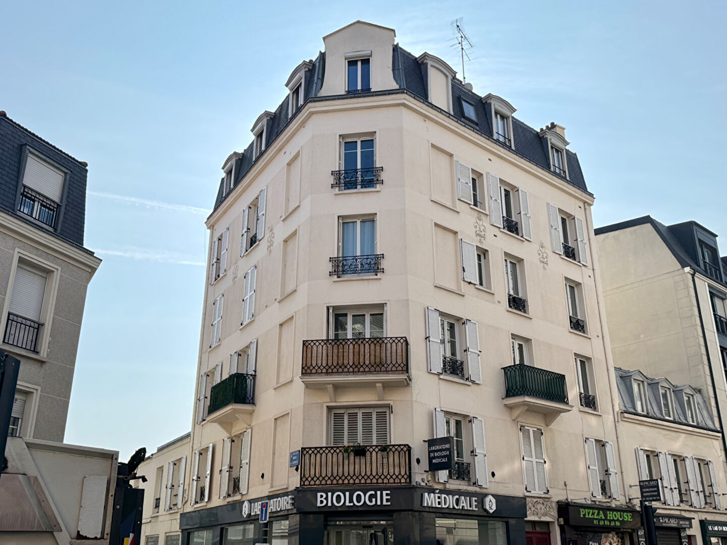 Agence immobilière de 
 SEGUR SOLUTIONS LA GARENNE - SEGUR SOLUTIONS 
