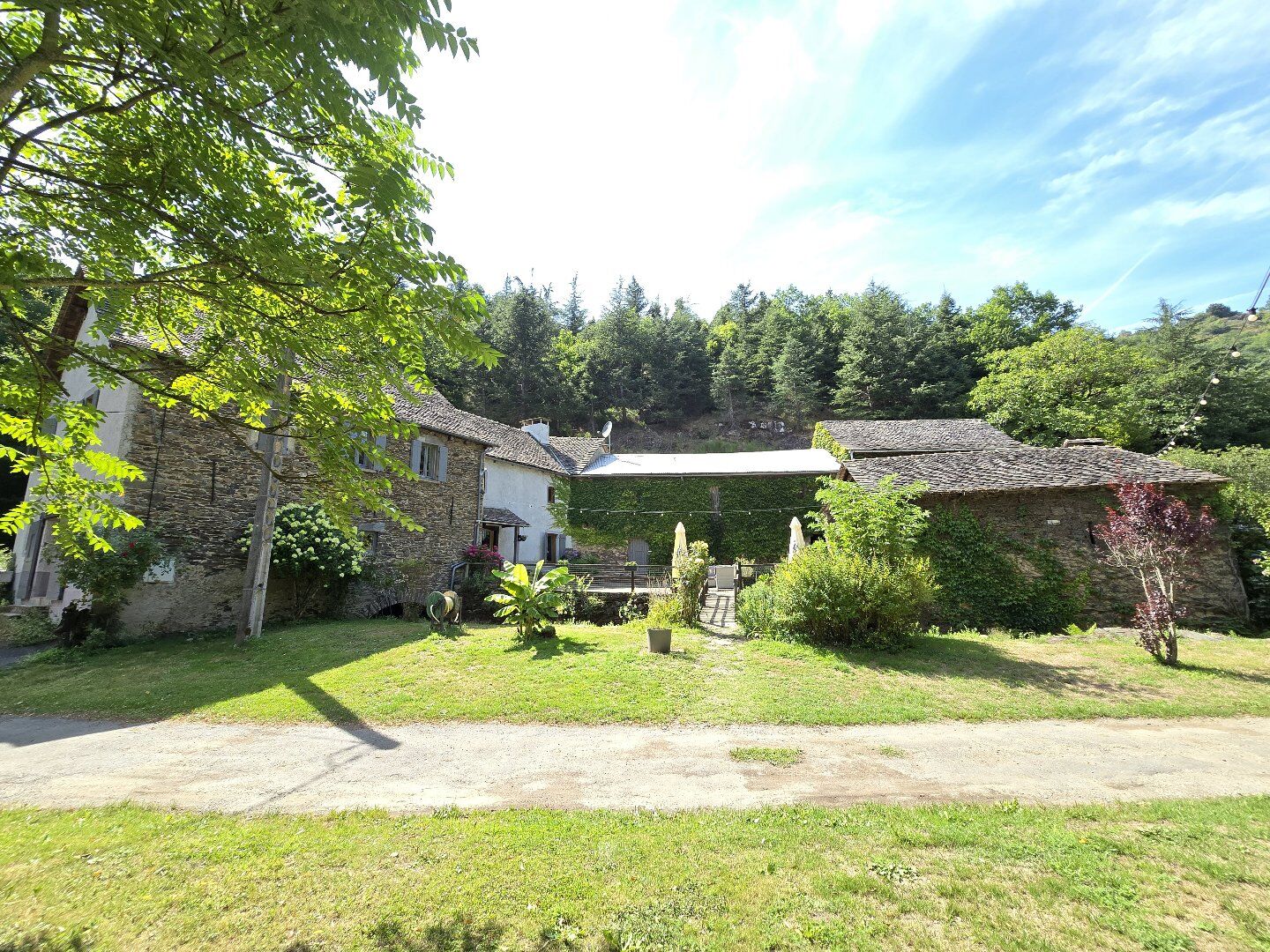 Ancien moulin, Habitat léger et dépendances - La Primaube