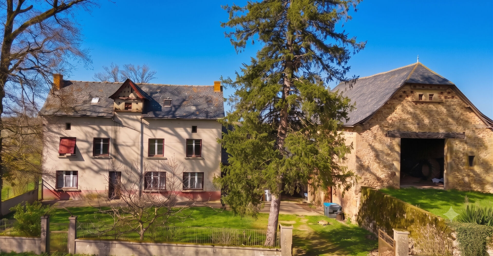 MONTBAZENS AUTHENTIQUE CORPS DE FERME EN PIERRE SPLENDIDE GRANGE ET POTENTIEL UNIQUE