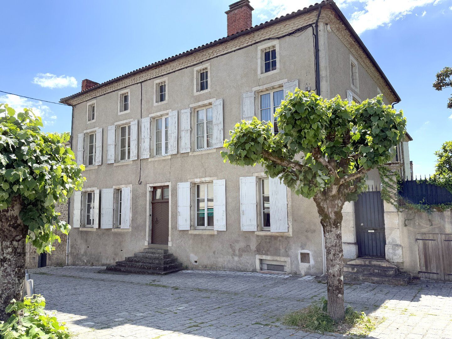 Agence immobilière de SELECTION HABITAT MONTMOREAU