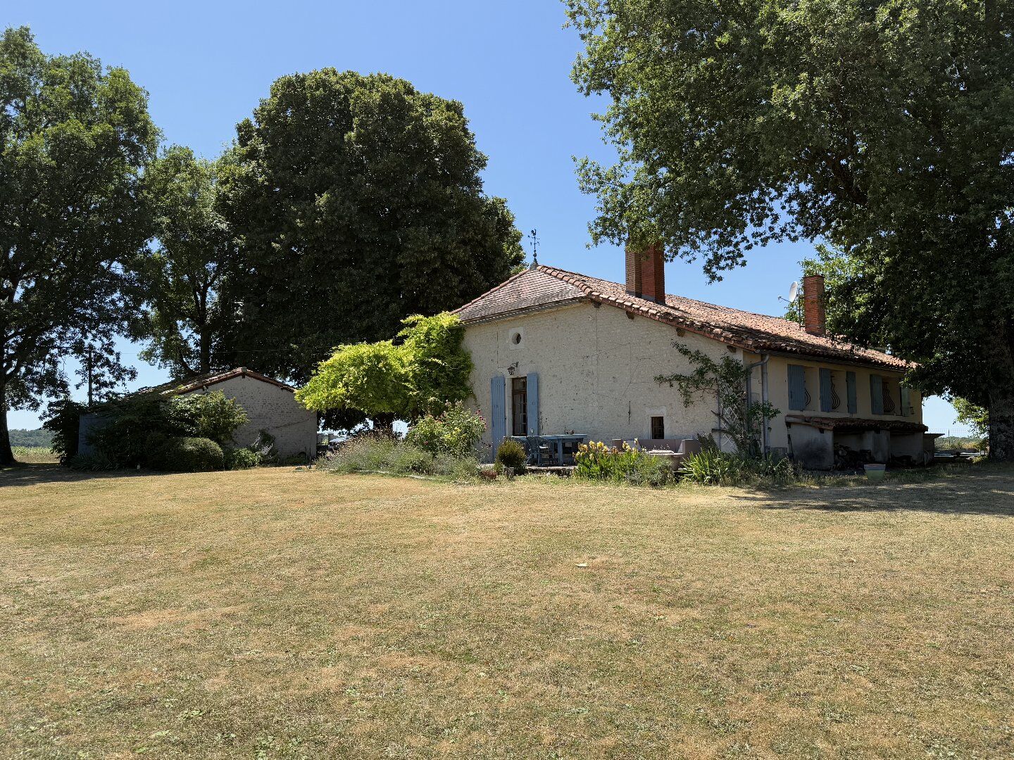 Agence immobilière de SELECTION HABITAT MONTMOREAU