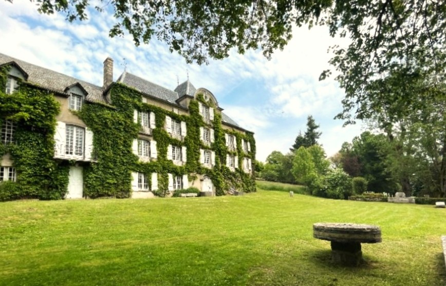 Manoir avec Corps de Ferme Chaudes Aigues